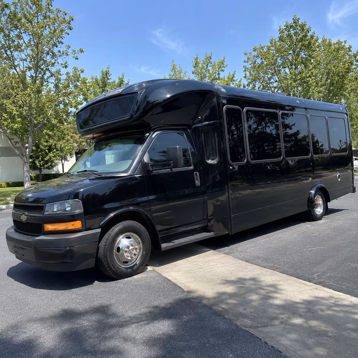 loveland 15 passenger party bus